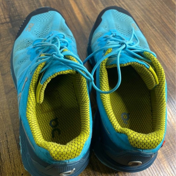 ON womans trail running shoes 7 - Picture 9 of 16